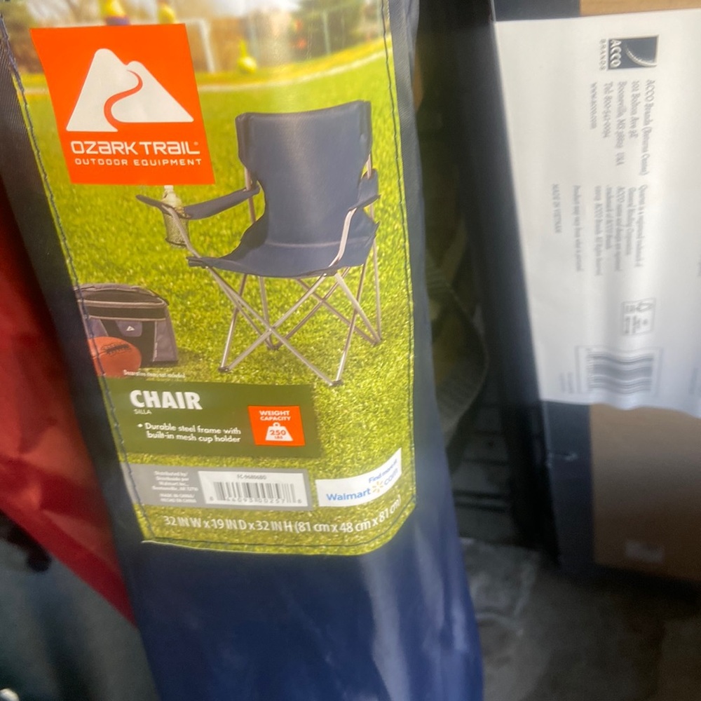 2 brand new Izard folding chairs